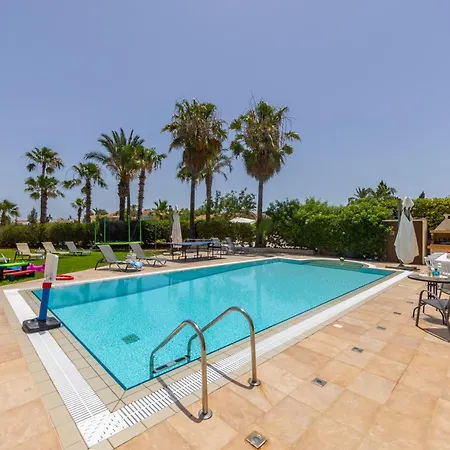 Sunnyvillas: 4br Seafront Villa*private Pool*bw44 Protaras
